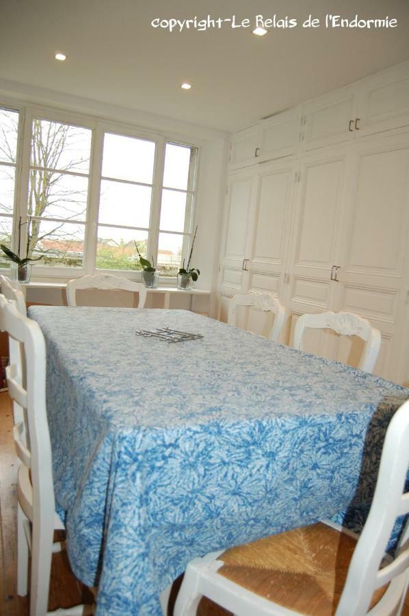 Hotel Le Relais de l'endormie à Nogent-sur-Seine Extérieur photo